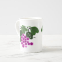 uvas roxas e folhas verdes