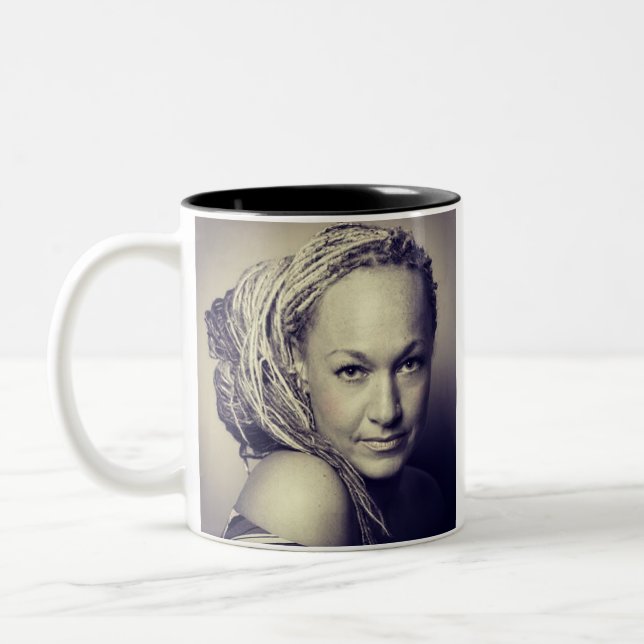 Caneca de Rachel Dolezal (Esquerda)
