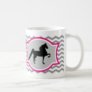 Caneca de Saddlebred do americano - cinzas e rosa