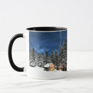 Caneca de Vista de Montanha de Cabana de Madeira