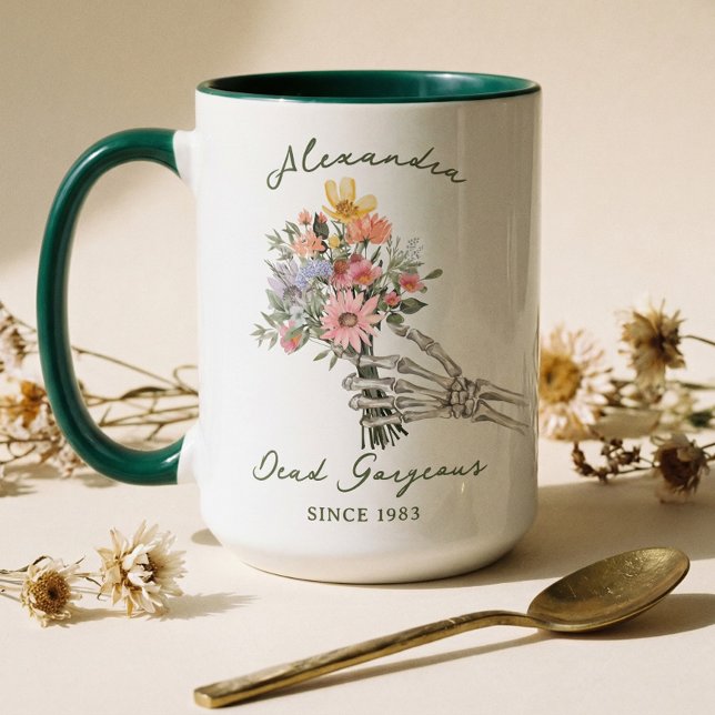 Caneca Dead Gorgeous Name Year Gothic Skeleton Wildflower (Dead Gorgeous Name Year Gothic Skeleton Wildflower Mug)