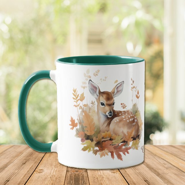 Caneca Deer Fawn nas Folhas do outono (Criador carregado)