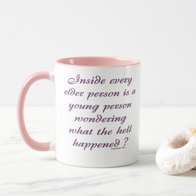 Caneca Dentro de cada dizer da pessoa mais idosa (Com Donut)