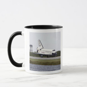 Caneca Descoberta do vaivém espacial na pista de