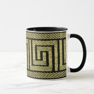 Caneca Desenho de Chave Grega em Dourados e Preto