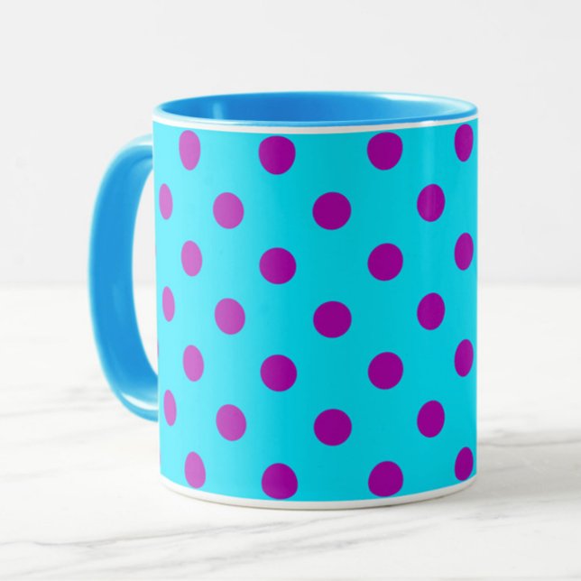 Caneca Desenho de padrão de bolinhas azuis sobre roxo (Criador carregado)