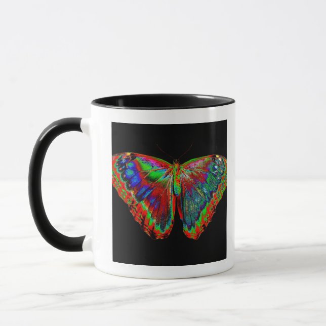 Caneca Design colorido da borboleta contra o contexto (Esquerda)