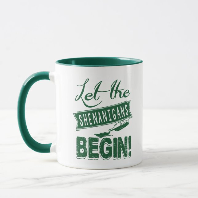Caneca Dia de São Patrício Bebericando (Esquerda)