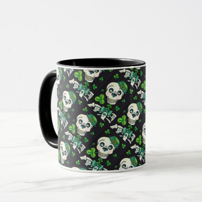 CANECA DIA DO LEPRECHAUN MORTO, RUA. PADDY'S DAY SKULL (Frente Esquerda)