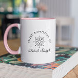 Caneca Dias de Neve Moderna Mínima e Custa<br><div class="desc">Adote a magia ❄️ dos dias de neve com esta caneca minimalista,  seu companheiro aconchegante para as aventuras de inverno! Ditch as impressões volumosas e deixe os flocos gentis inspirarem seu estilo. Imaginem um ícone delicado com floco de neve dançando graciosamente,  sussurrando "Deixe a diversão começar!" em tons abafados.</div>