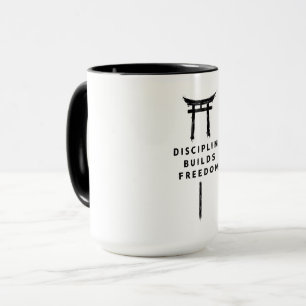Caneca Disciplina Constrói Liberdade Japonês Torii Street