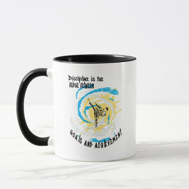 Caneca Disciplina é a ponte entre os objetivos da arte ma (Esquerda)