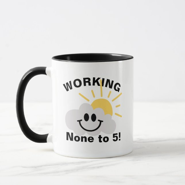 Caneca Divertida de Aposentadoria - Trabalhando de (Esquerda)
