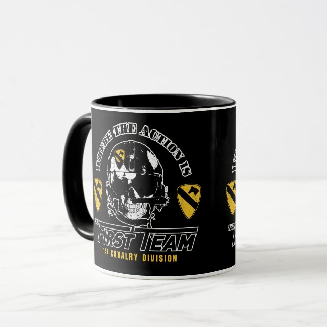 Caneca Divisão de Cavalaria da rua (Frente Esquerda)