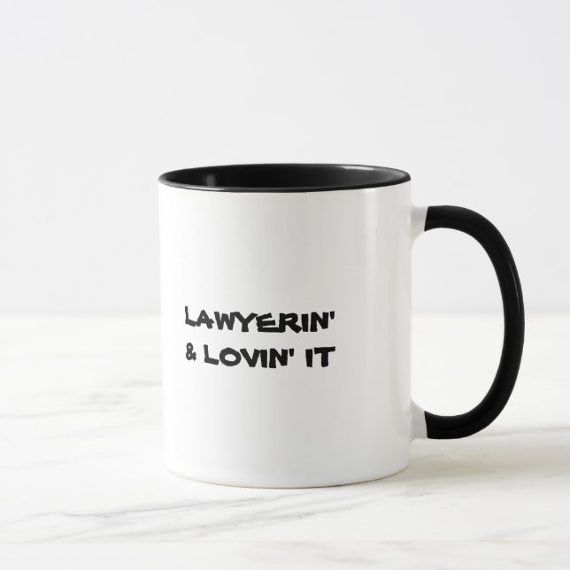 Caneca do advogado: Lawyerin & Lovin ele (Direita)