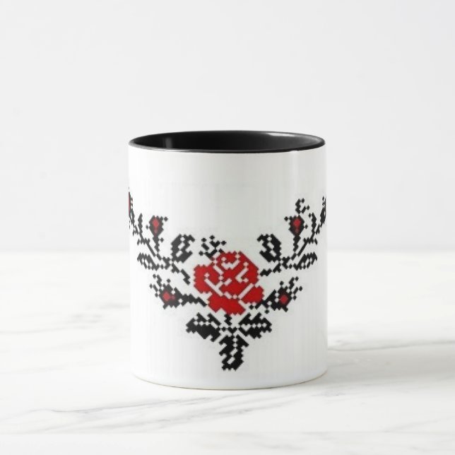 Caneca do bordado da rosa vermelha de Vyshyvanka (Centro)