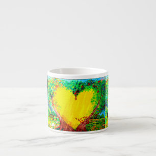 caneca do café do coração do ouro