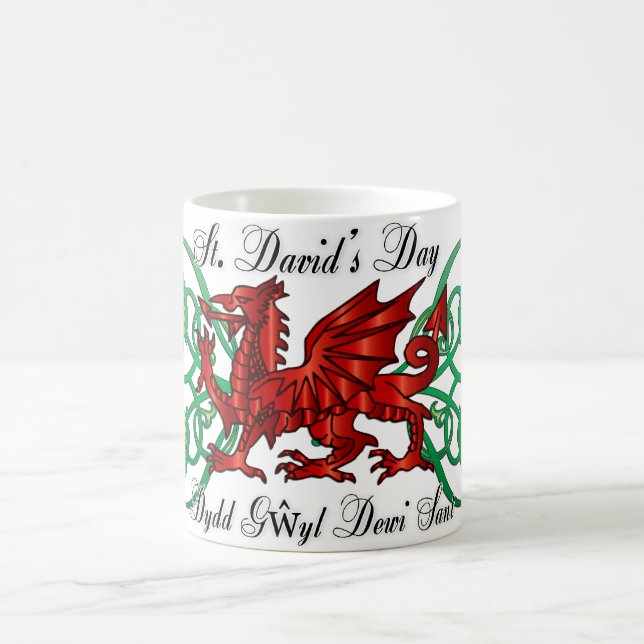Caneca do dia de St David com o Daffodil do dragão (Centro)