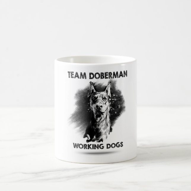 Caneca do Doberman da equipe (Centro)