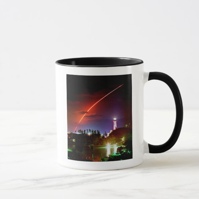 Caneca do esforço do vaivém espacial (Direita)
