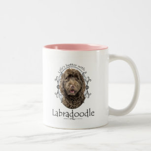 Caneca do Labradoodle da vida melhor