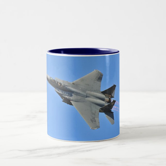Caneca do lutador F-15 (Centro)