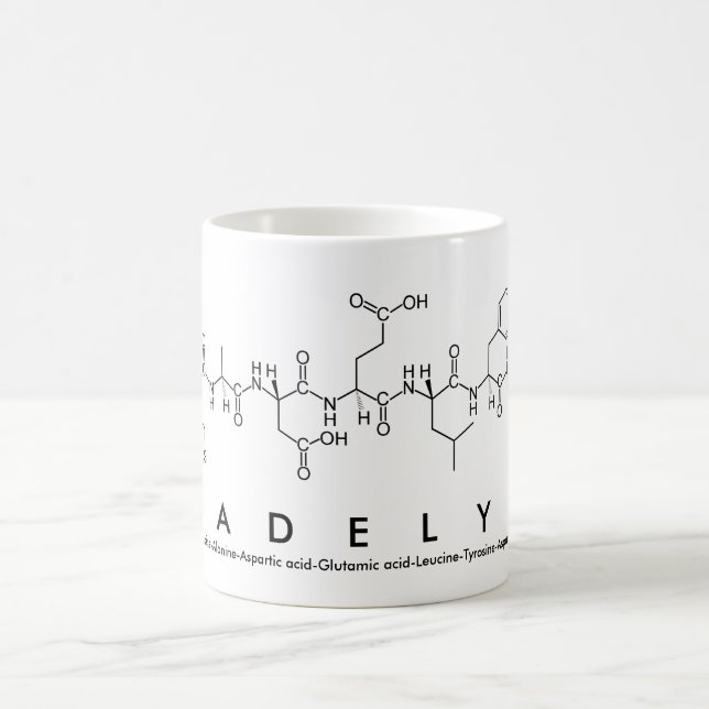 Caneca do nome do peptide de Madelyn (Centro)