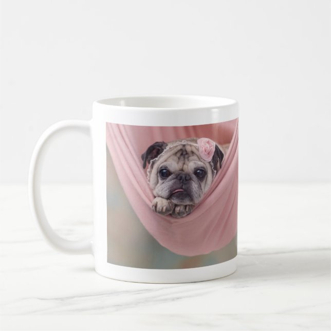Caneca do Pug do Snuggle por Pugs e por beijos (Esquerda)