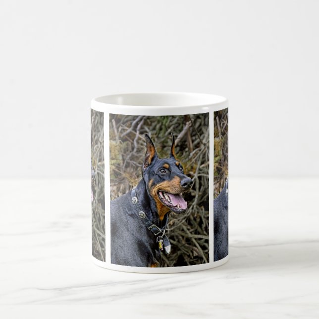 Caneca do sorriso do Doberman (Centro)