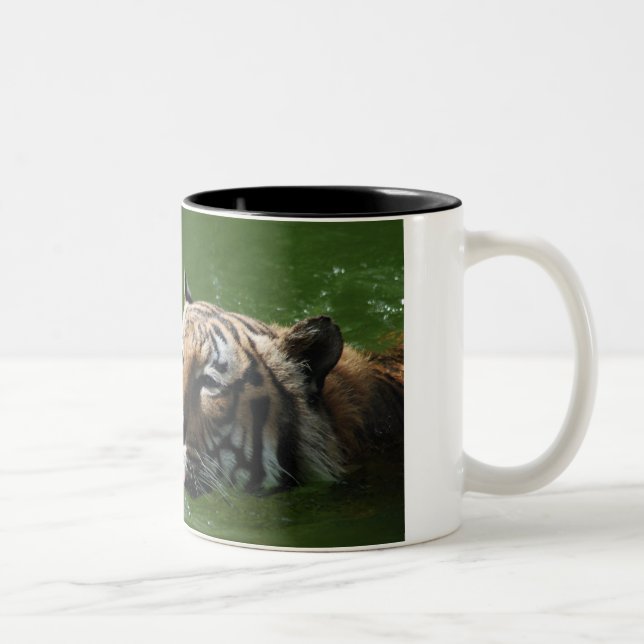 Caneca do tigre da natação (Direita)