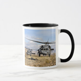 Caneca Dois helicópteros de HH-60 Pavehawk que