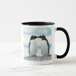 Caneca Dois pinguins que tocam nos bicos