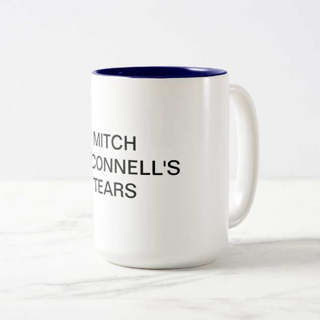 Caneca dos rasgos de Mitch McConnell (Frente Esquerda)
