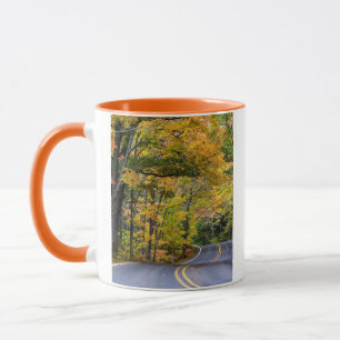 Caneca Dose de Outono ao Longo da Rodovia 41