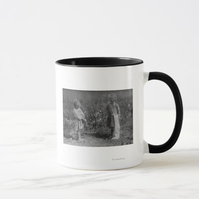 Caneca Duas jovens escolhendo fotografia de algodão (Direita)