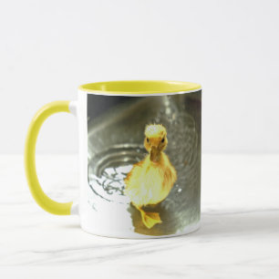 Caneca Duckling tem um banho.