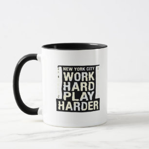 Caneca Duro de trabalho jogar tão Duro - Dia de trabalho