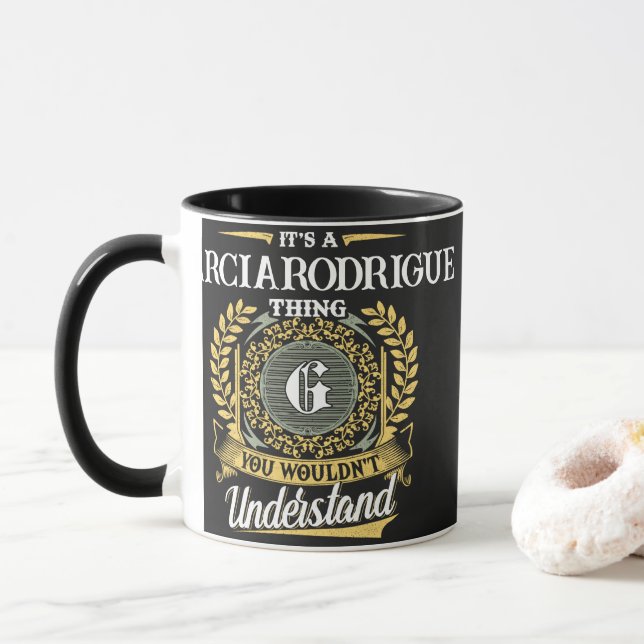 Caneca É uma Coisa de GARCIARODRIGUE que Você Não Entende (Com Donut)