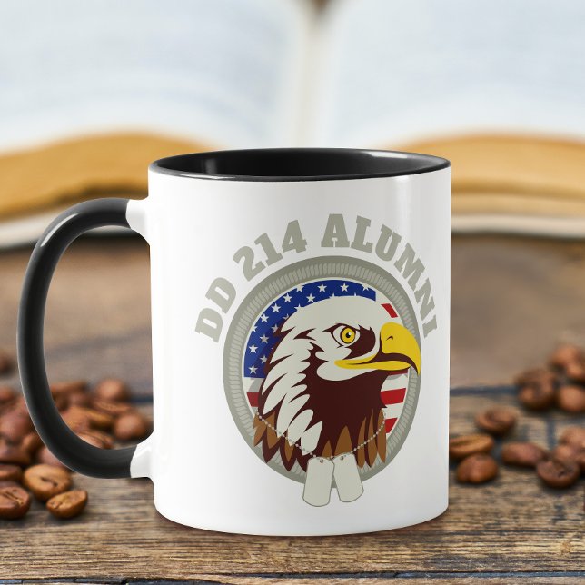 Caneca Eagle Emblem USA Flag | DD 214 Alumni (Criador carregado)