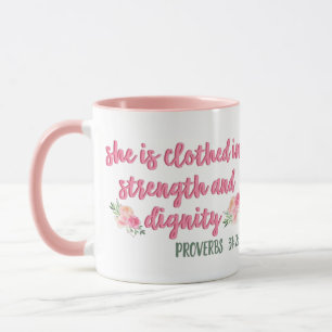 Caneca Ela está fechada em força e dignidade / Bíblia Ver