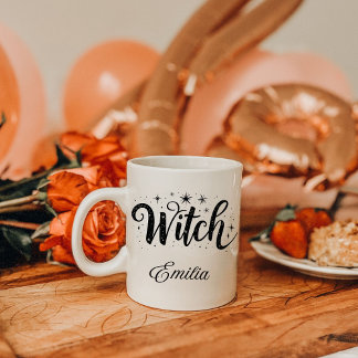 Caneca Elegante "Bruxa" Nome Halloween Preto e Branco