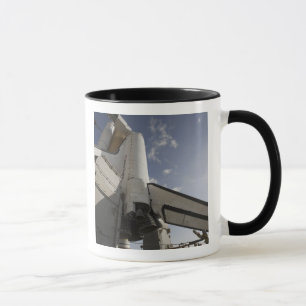 Caneca Endeavor de Shuttle Espacial no bloco de lançament