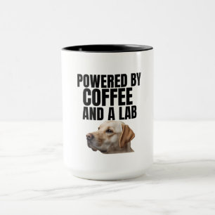 Caneca Energizado por Café e um Lab – Labrador Amarelo – 