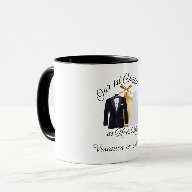 Caneca Enfeite Dourado Smoking e Vestido Nosso 1º Natal (Frente Esquerda)