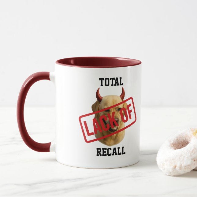 Caneca engraçada 'Falta de Memória' do Labrador Am (Com Donut)