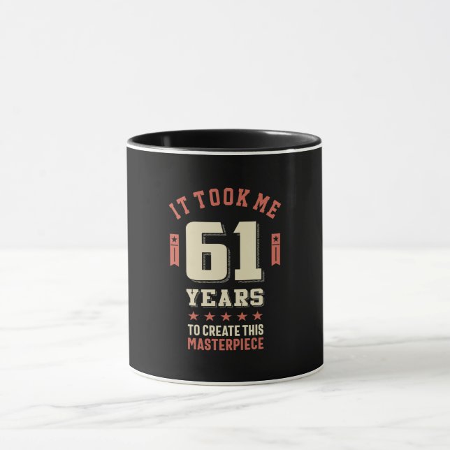 Caneca Engraçado 61 Anos - Presente de Aniversário de 61r (Centro)