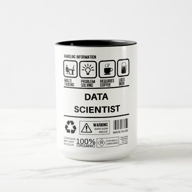 Caneca Engraçado Data Scientist Manipulando Informações (Centro)