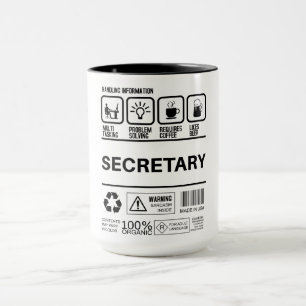 Caneca Engraçado Secretário Manipulando Informações