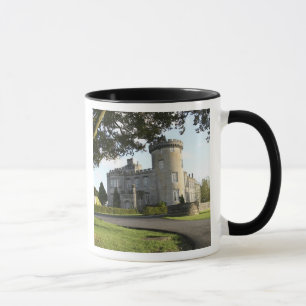 Caneca Entrada lateral do Castelo Dromoland sem pessoas