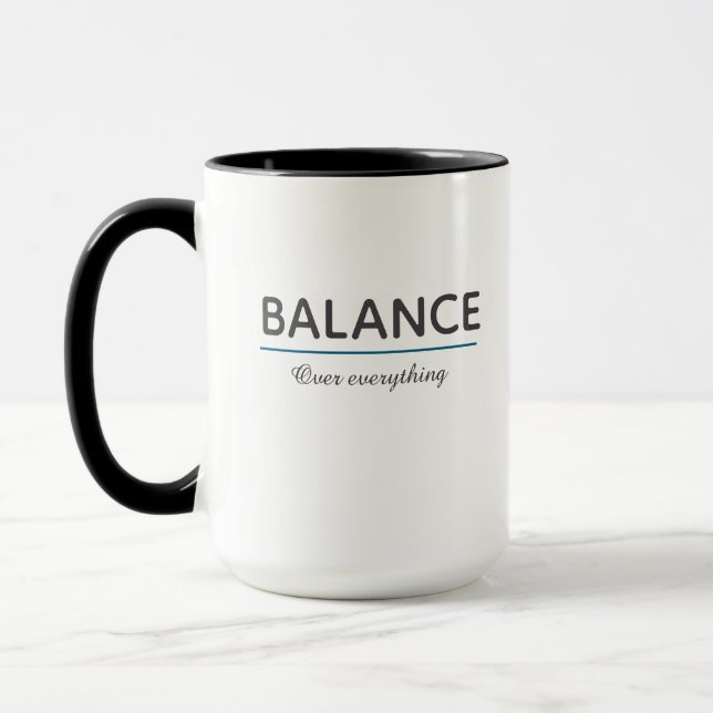 Caneca Equilíbrio Acima de Tudo – Tipografia Branca Minim (Esquerda)